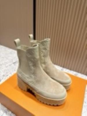 wholesale quality women louis vuitton shoes model no. 549